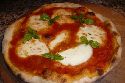 A classic Neapolitan margherita pizza