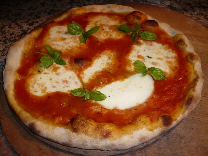 A classic Neapolitan margherita pizza