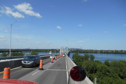 The Honoré-Mercier Bridge between Montreal and the South Shore