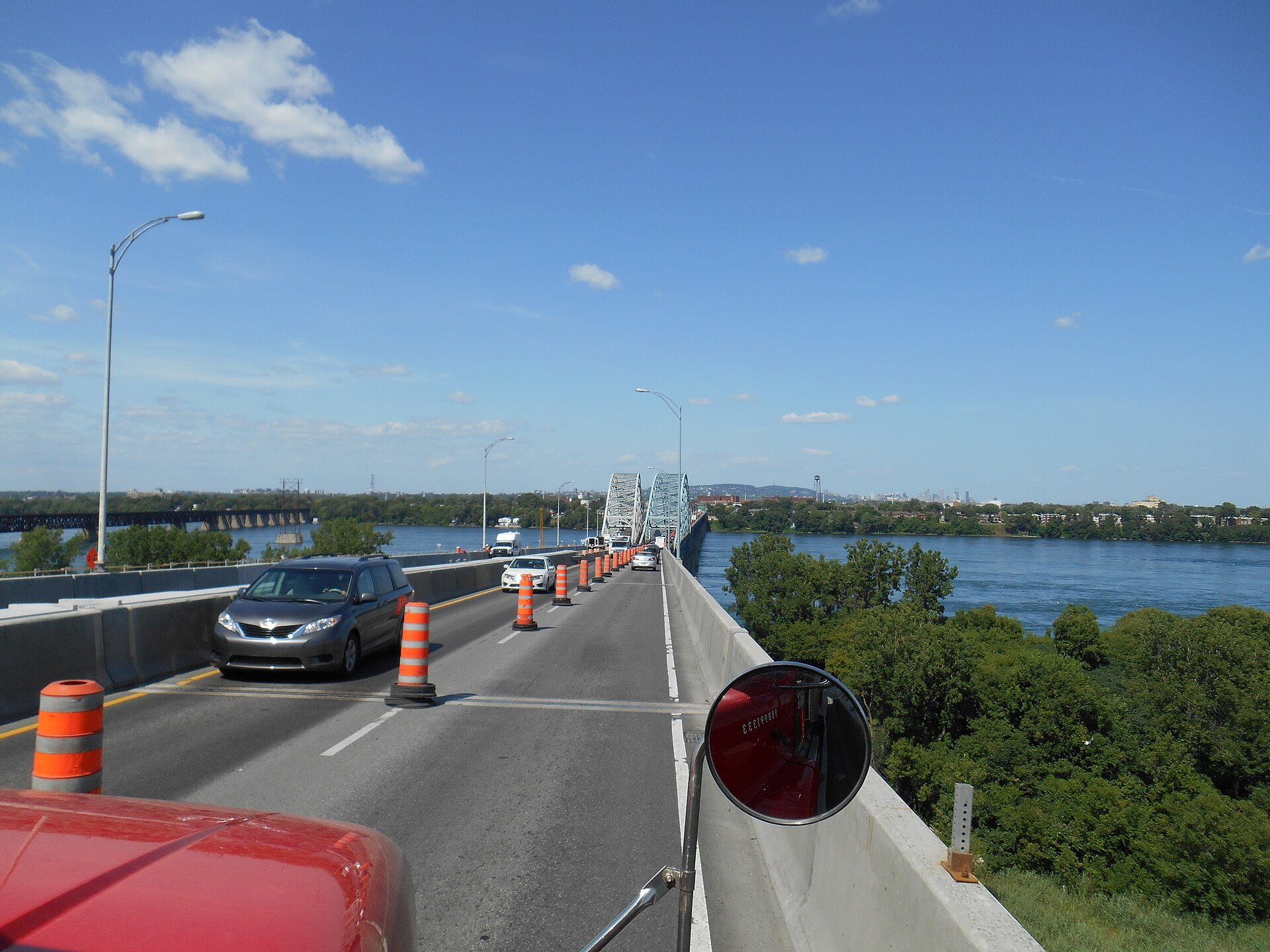 The Honoré-Mercier Bridge between Montreal and the South Shore